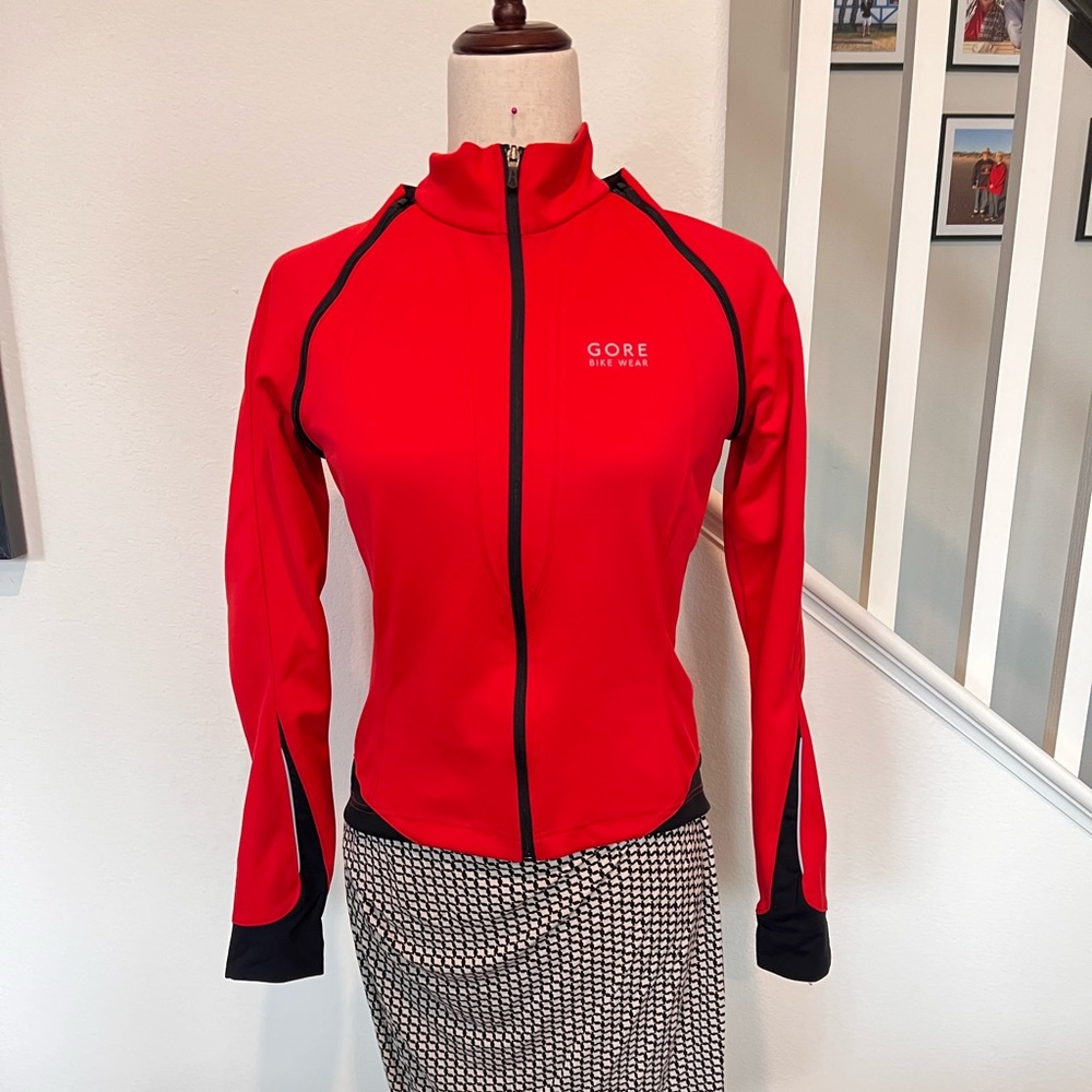 Gore convertible bike wear woman’s nwot top size small removable sleeves